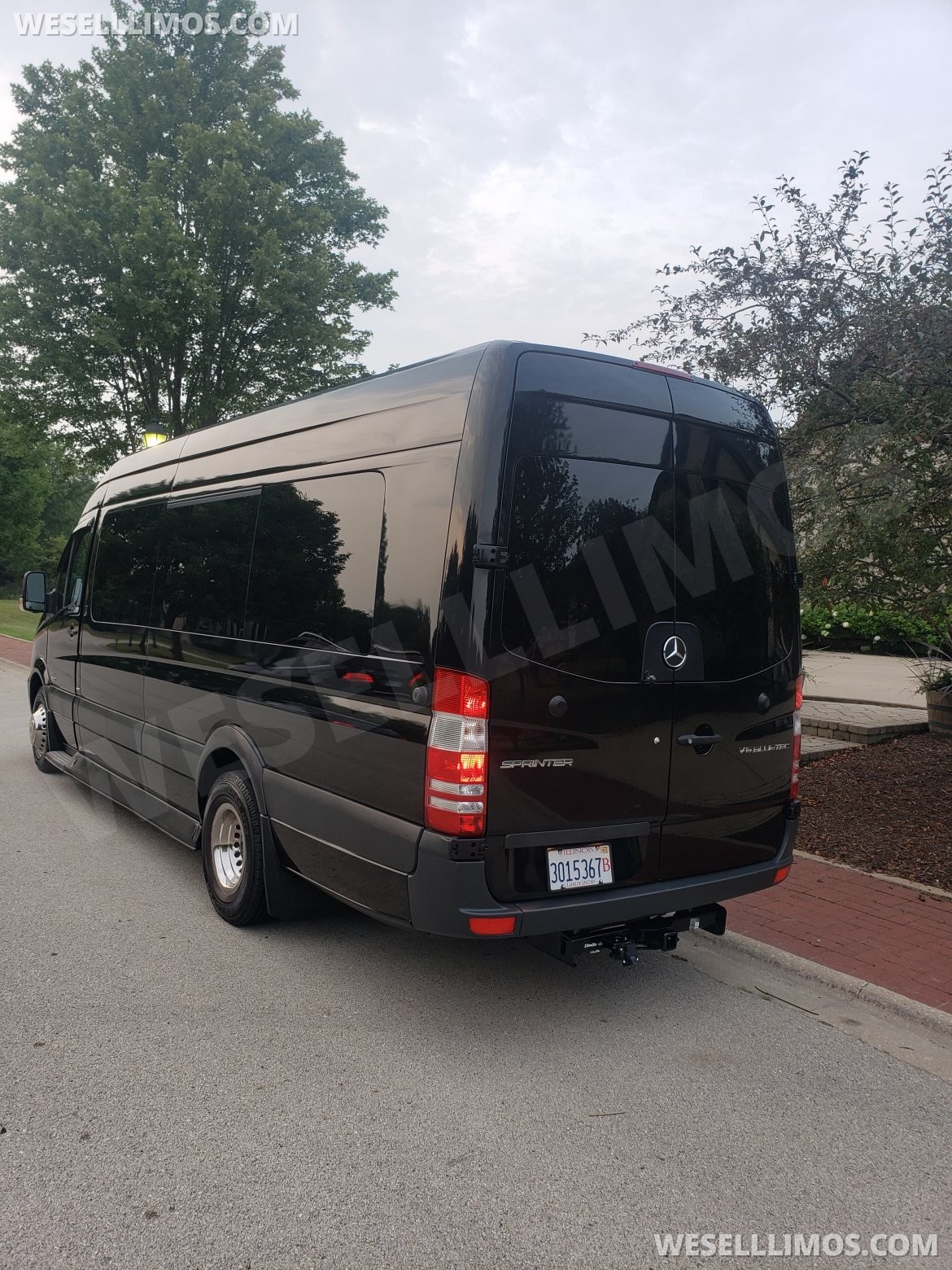 Executive Shuttle for Sale in Joliet, IL - Photo 7