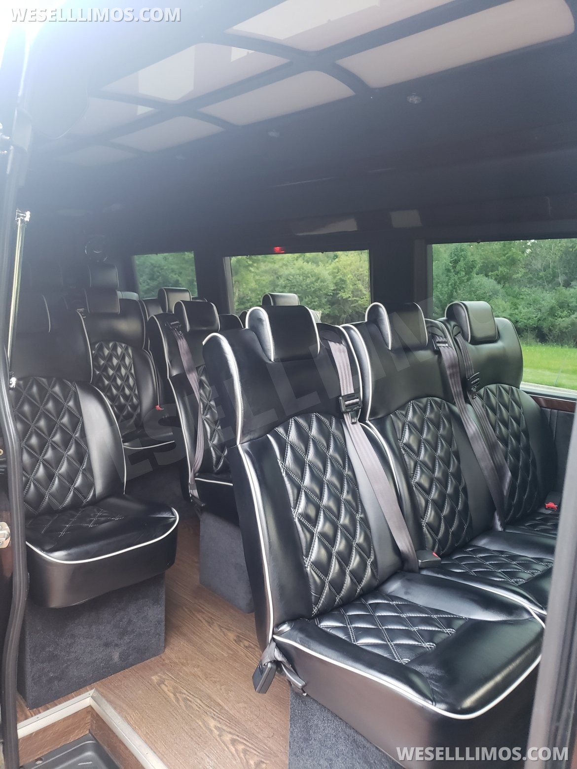 Executive Shuttle for Sale in Joliet, IL - Photo 10