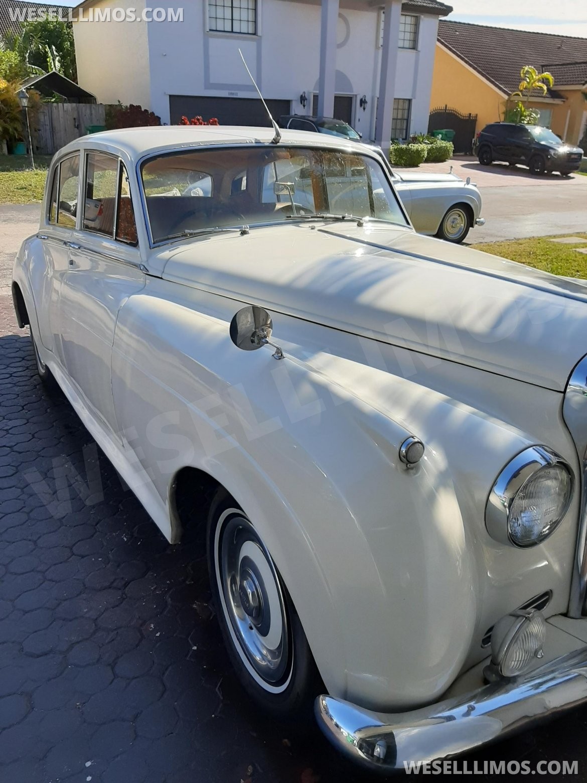 Photo of Antique for sale: 1959 Bentley S2 by Bentley