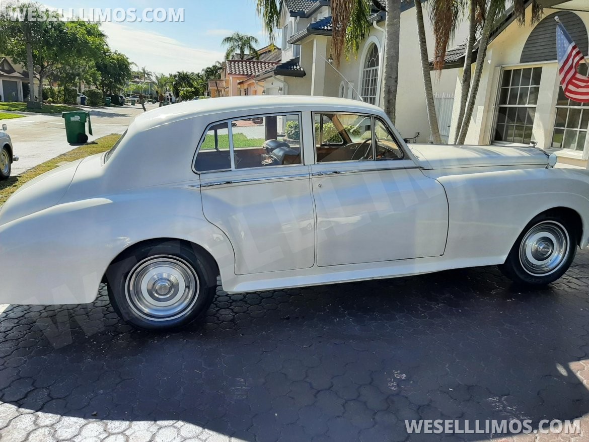 Photo of Antique for sale: 1959 Bentley S2 by Bentley