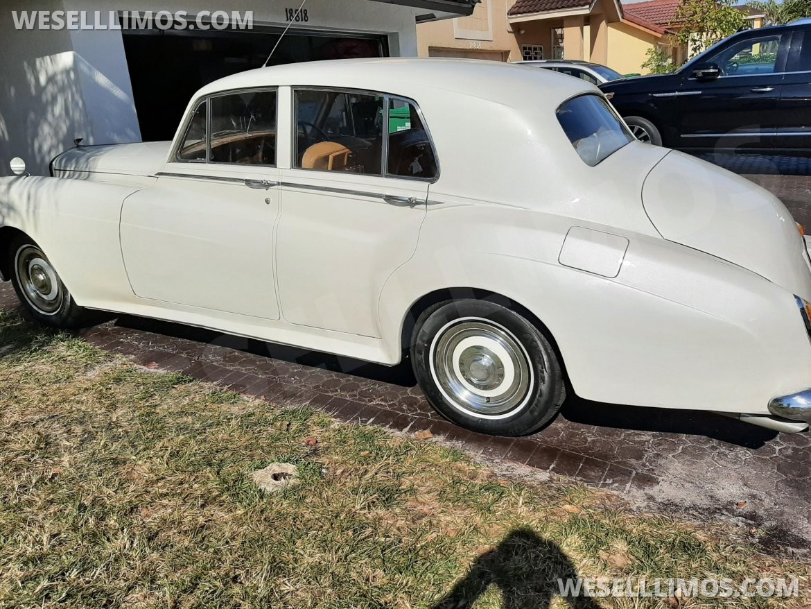 Photo of Antique for sale: 1959 Bentley S2 by Bentley