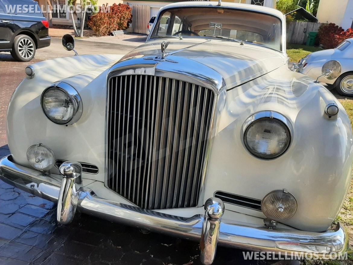 Photo of Antique for sale: 1959 Bentley S2 by Bentley