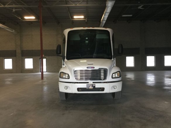 2008 Freightliner M1235 Motorcoach for Sale in Harrisburg, PA - Photo 2