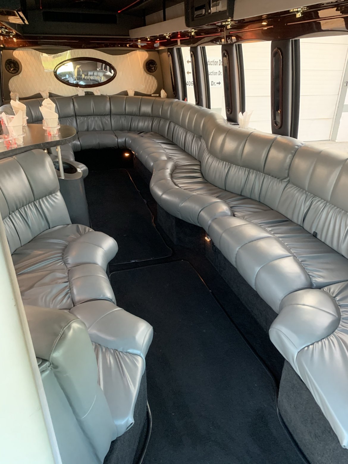 Limo Bus for Sale in Harrison Twp, MI - Photo 10