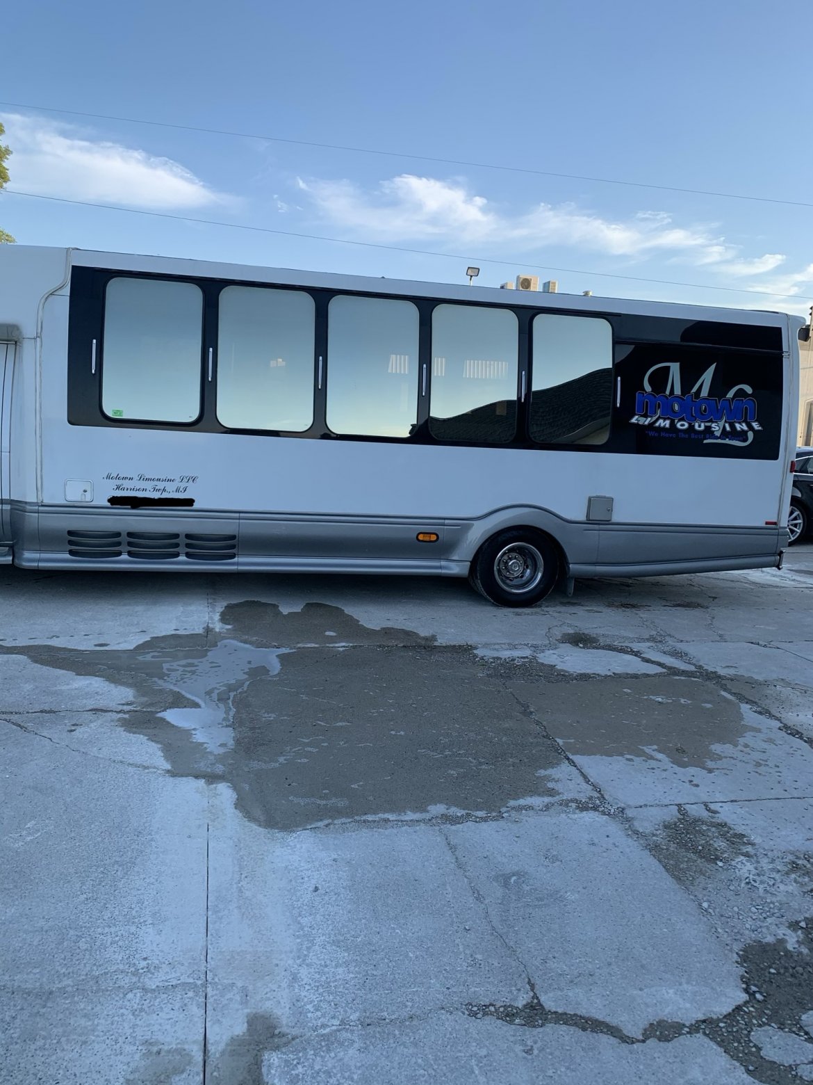 Limo Bus for Sale in Harrison Twp, MI - Photo 8
