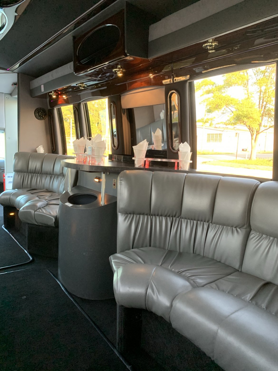 Limo Bus for Sale in Harrison Twp, MI - Photo 13