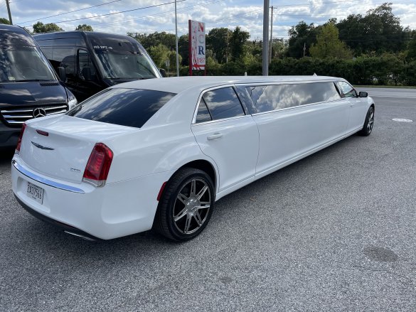 2016 Chrysler 140” Stretch Limousine for Sale in Pasadena, MD - Main Photo