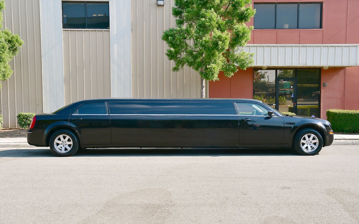 Limousine for sale: 2007 Chrysler 300 130&quot; by California Coach