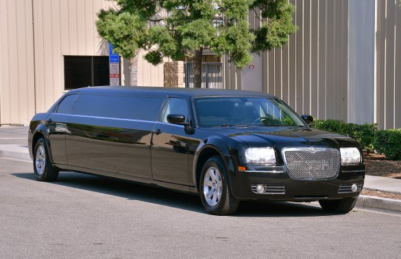 2007 Chrysler 300 Limousine for Sale in Fontana, CA - Photo 3