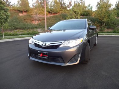 2013 Toyota Camry LE Sedan for Sale in Irvine, California, US - Photo 3