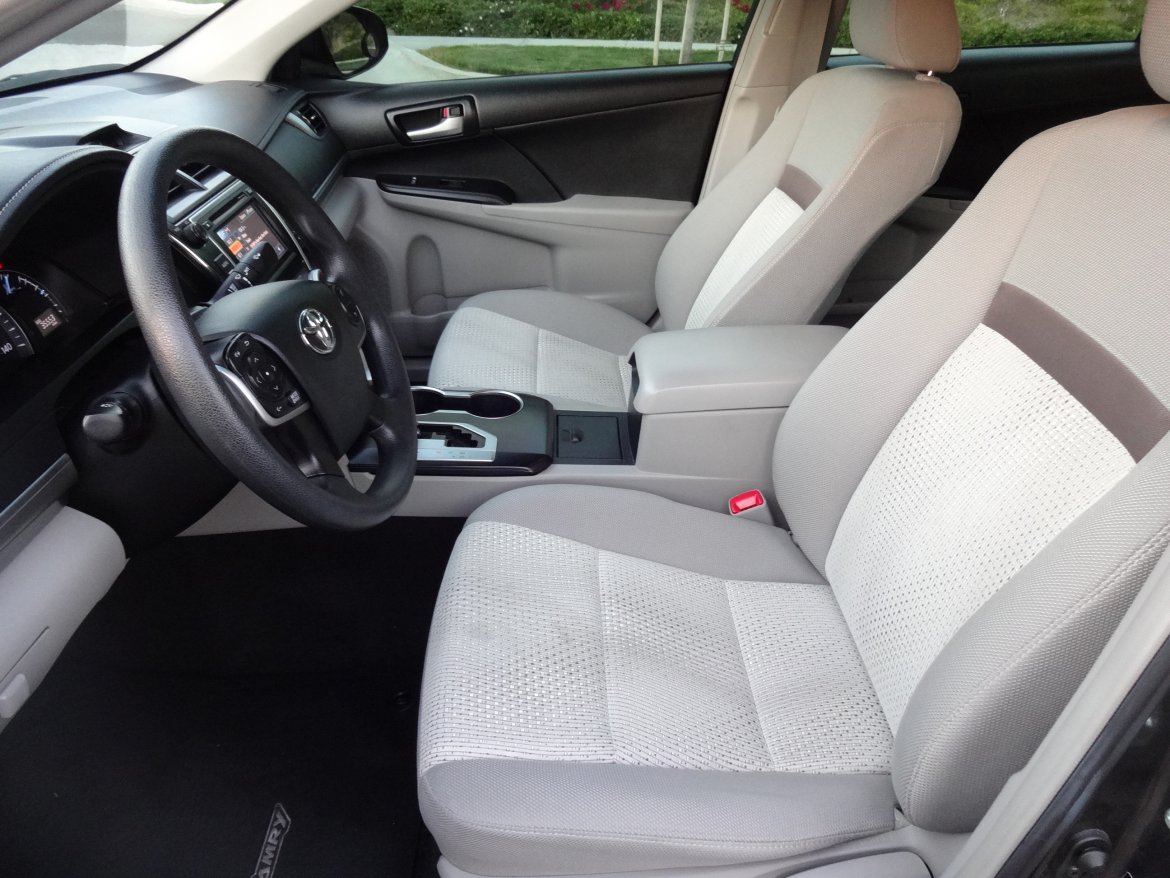 Photo of Sedan for sale: 2013 Toyota Camry LE