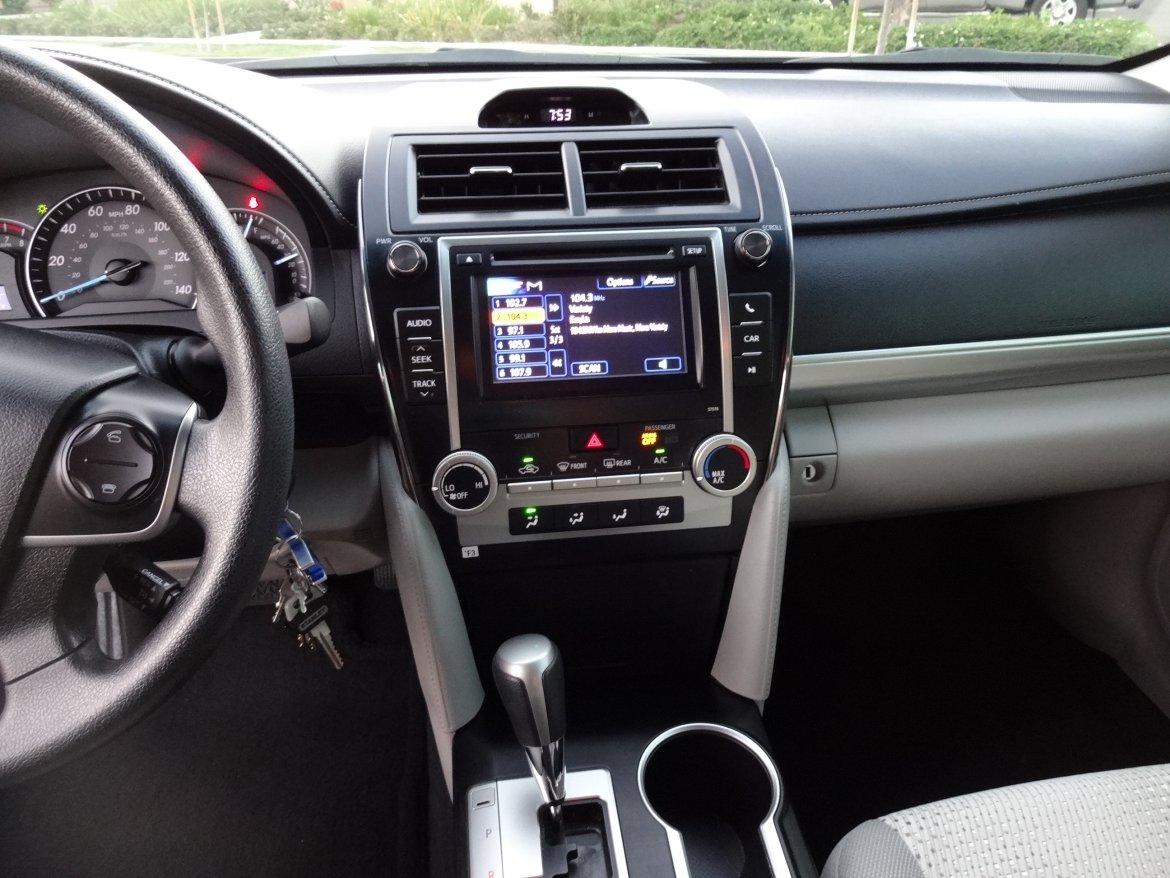 Photo of Sedan for sale: 2013 Toyota Camry LE