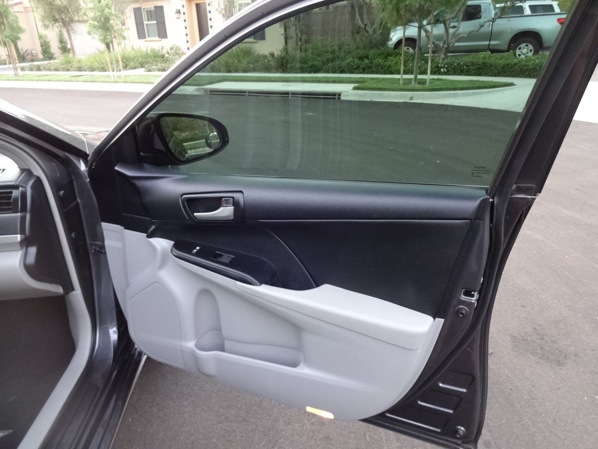 Photo of Sedan for sale: 2013 Toyota Camry LE