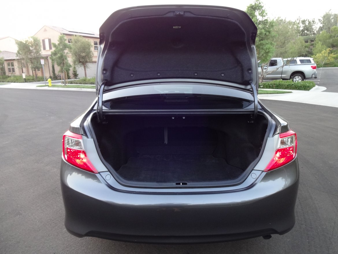 Photo of Sedan for sale: 2013 Toyota Camry LE