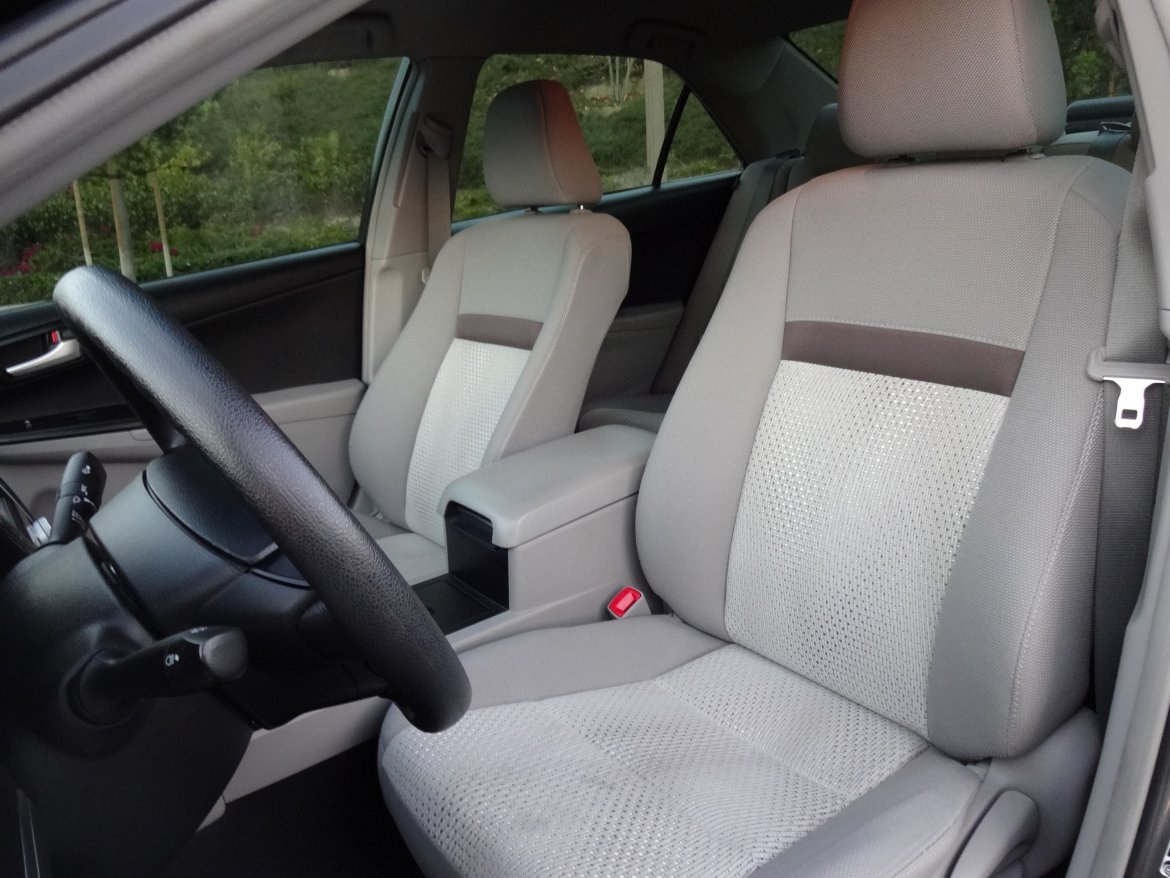 Photo of Sedan for sale: 2013 Toyota Camry LE