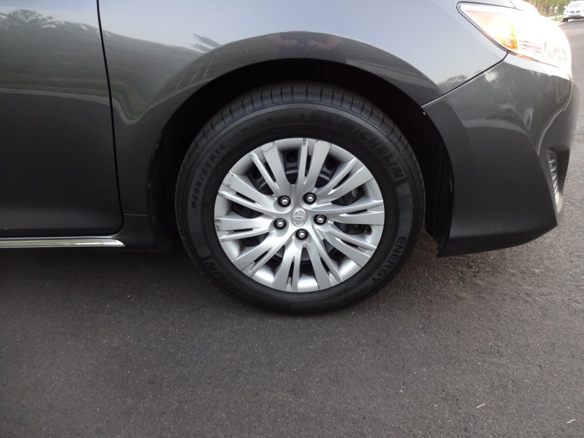 Photo of Sedan for sale: 2013 Toyota Camry LE