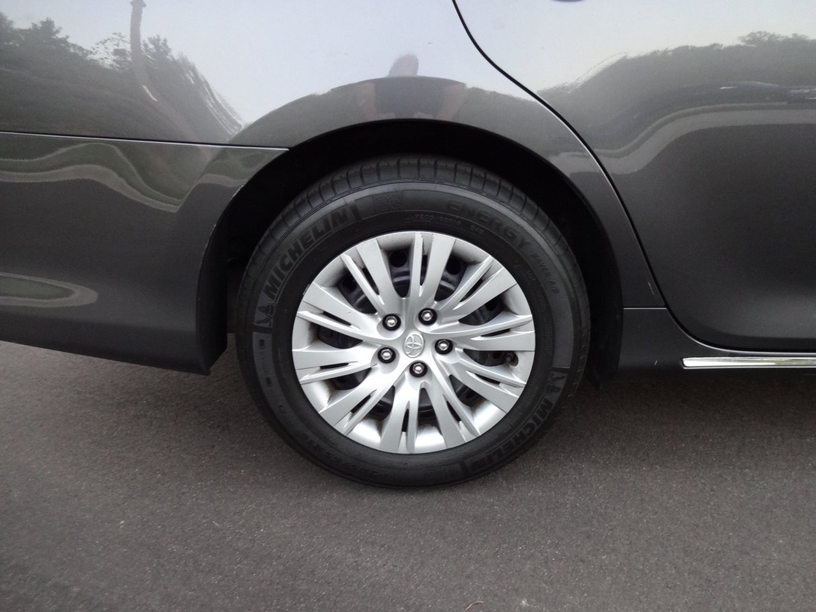 Photo of Sedan for sale: 2013 Toyota Camry LE