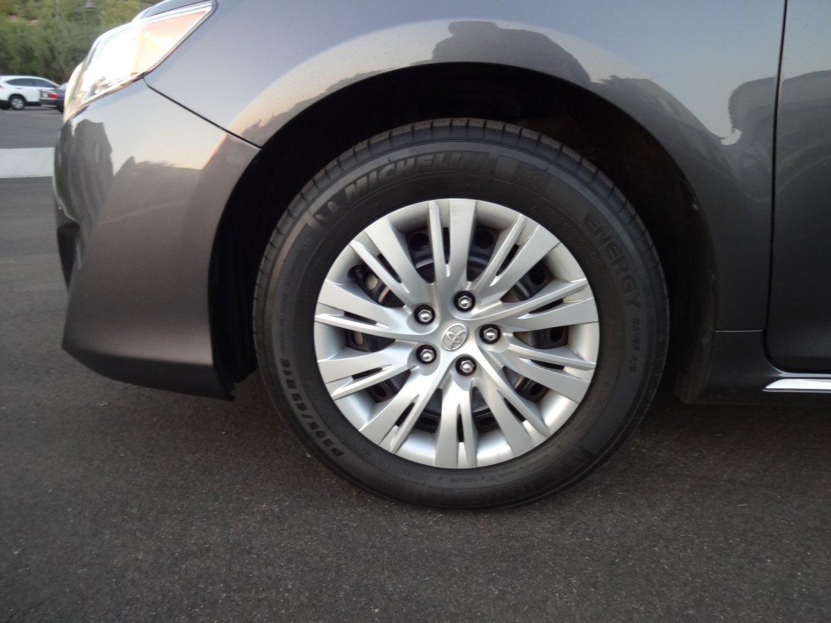 Photo of Sedan for sale: 2013 Toyota Camry LE