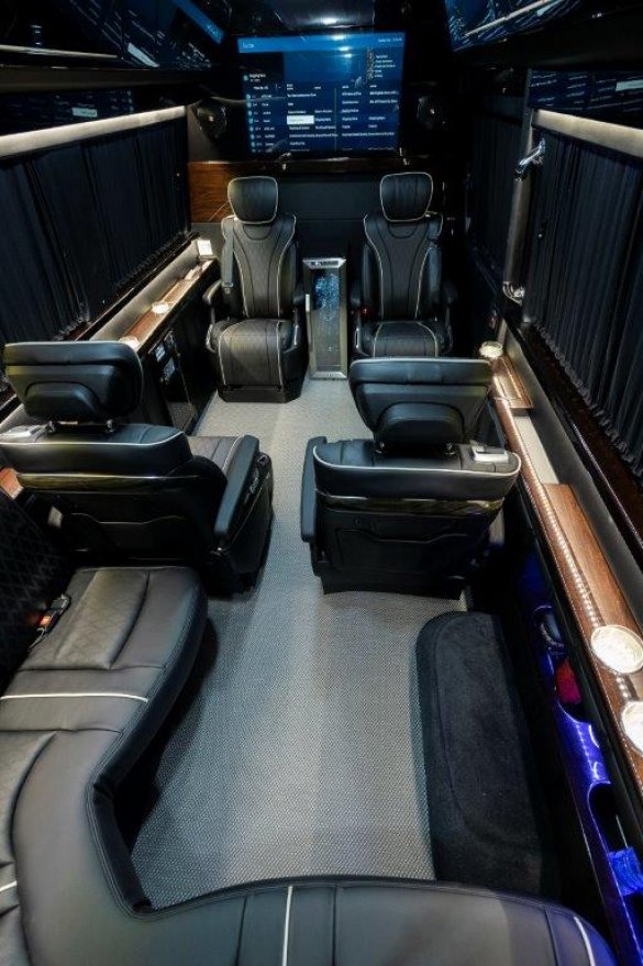 2021 Mercedes-Benz 3500 Sprinter Diplomat Sprinter for Sale in Carson, CA - Photo 2