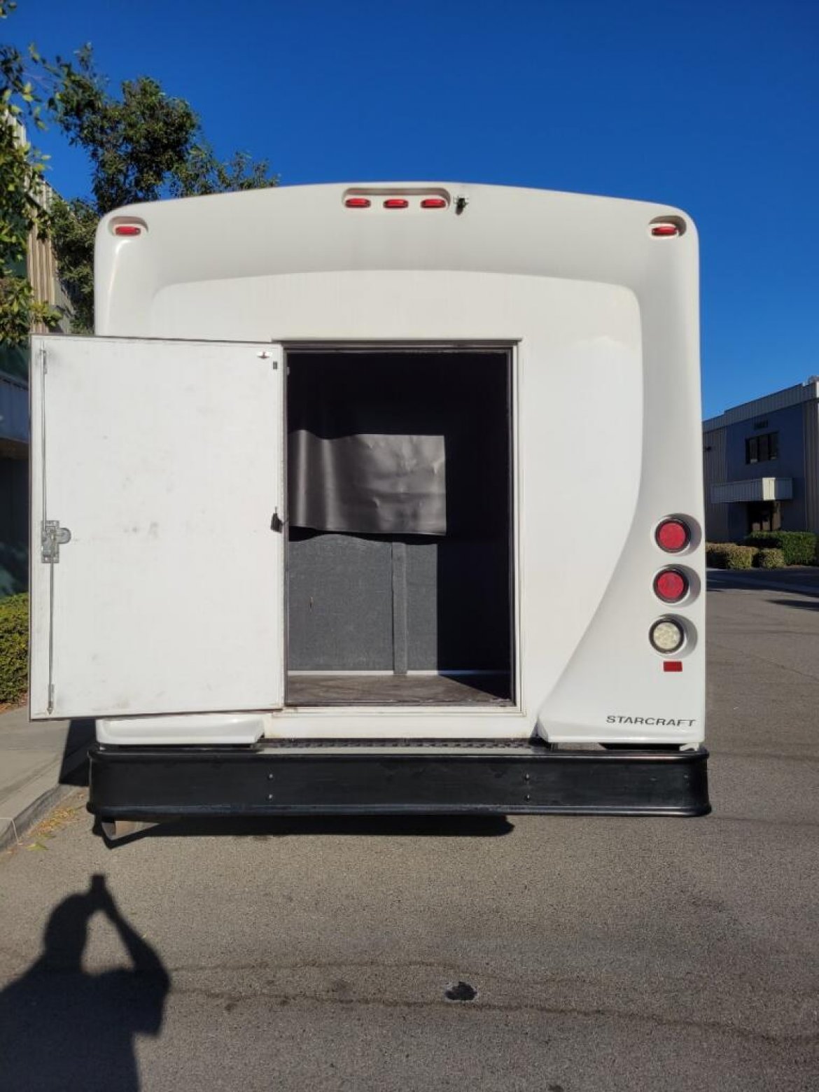 Limo Bus for Sale in fontana, CA - Photo 8
