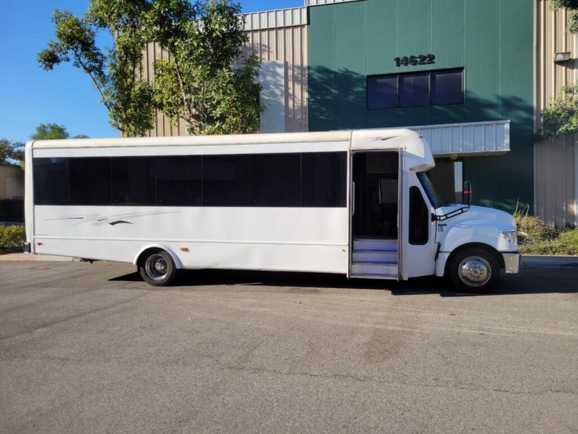 Limo Bus for Sale in fontana, CA - Photo 9