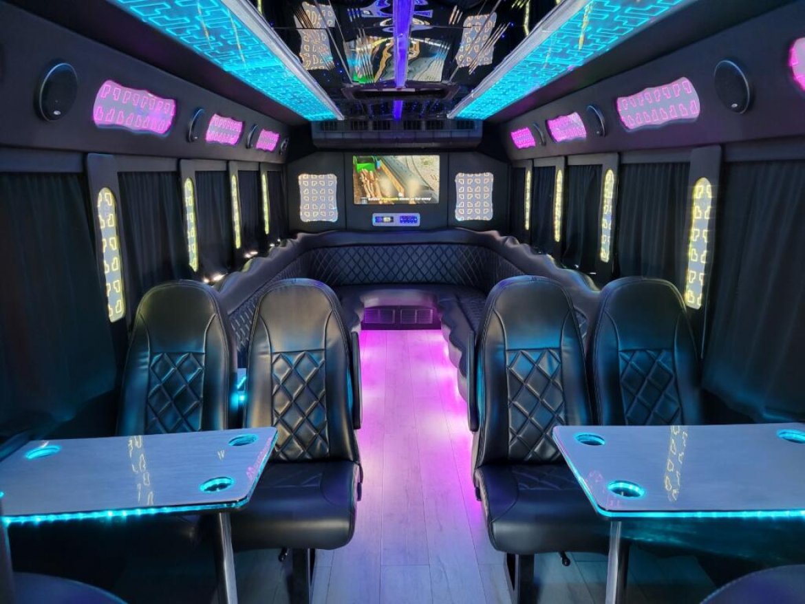 Limo Bus for Sale in fontana, CA - Photo 11