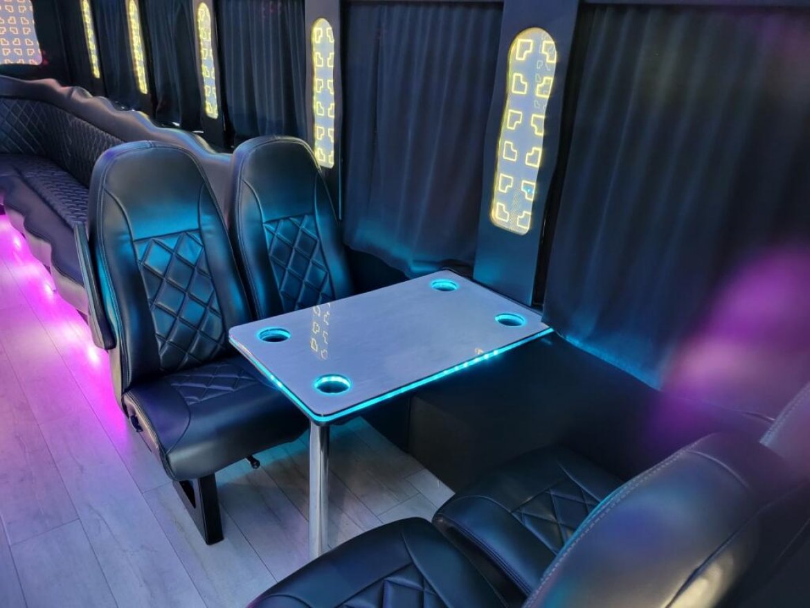 Limo Bus for Sale in fontana, CA - Photo 12