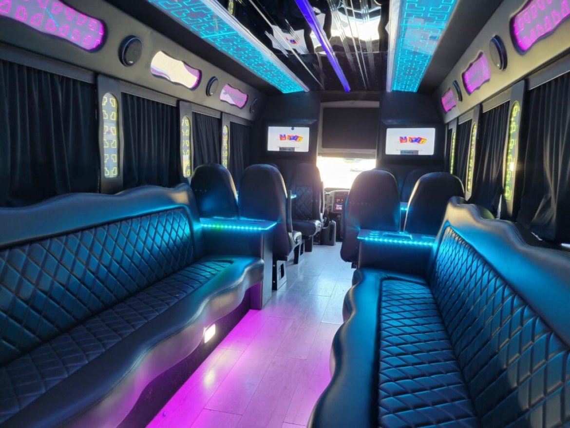 Limo Bus for Sale in fontana, CA - Photo 18