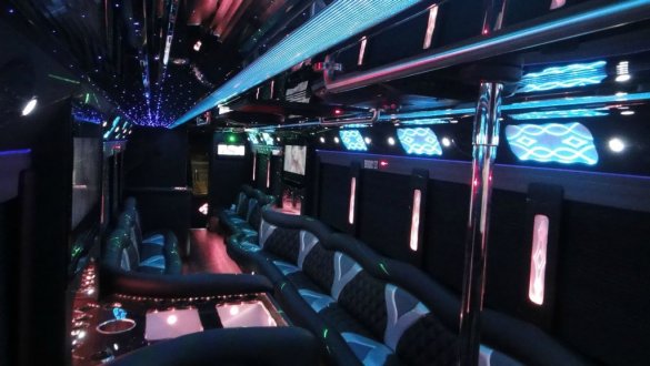 2015 CT Coachworks Motorcoach Party Limo  Freightliner Workhorse  Limo Bus