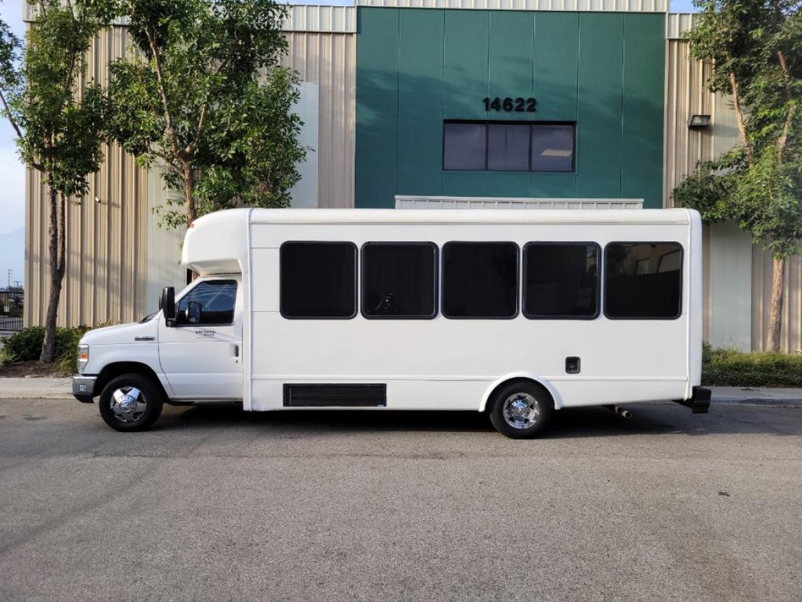 Limo Bus for Sale in fontana, CA - Photo 6