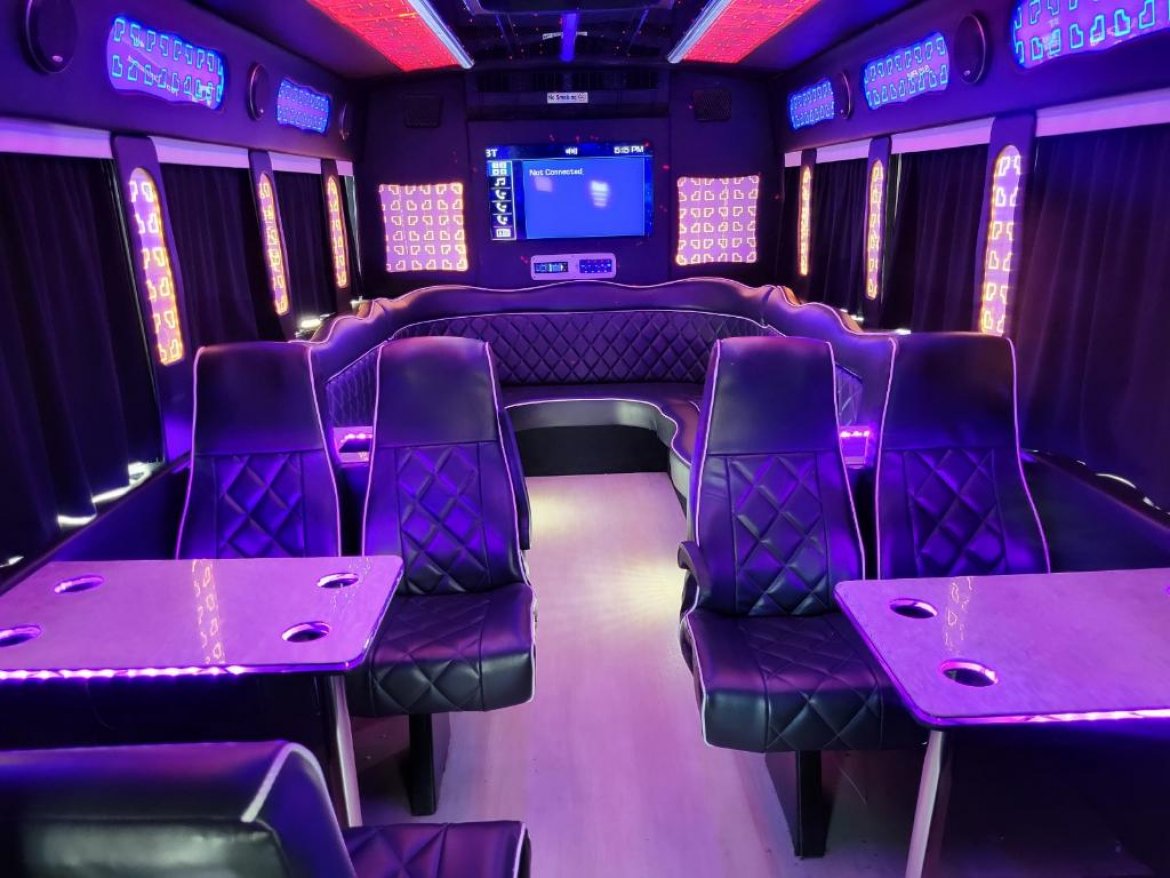 Limo Bus for Sale in fontana, CA - Photo 10