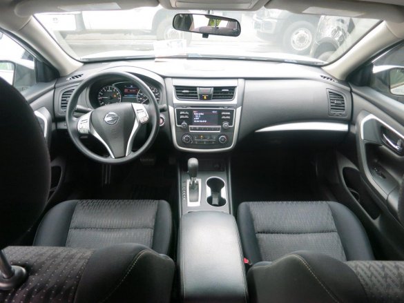 2016 Nissan Altima Sedan for Sale in Carson, CA - Main Photo