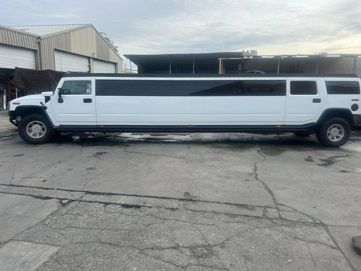 Limousine for sale: 2006 Hummer H2 200&quot;