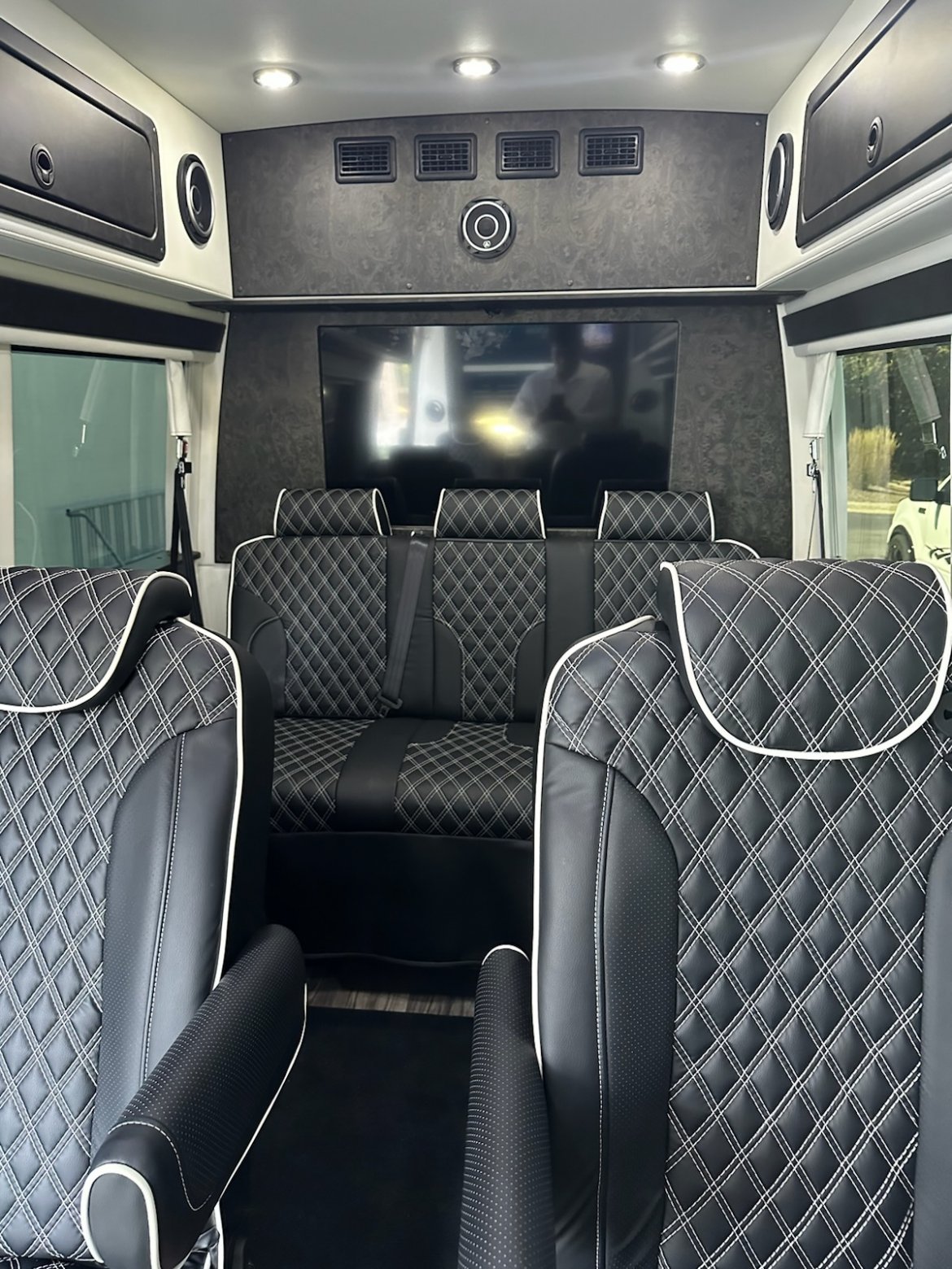 CEO SUV Mobile Office for Sale in North Central, IL - Photo 5