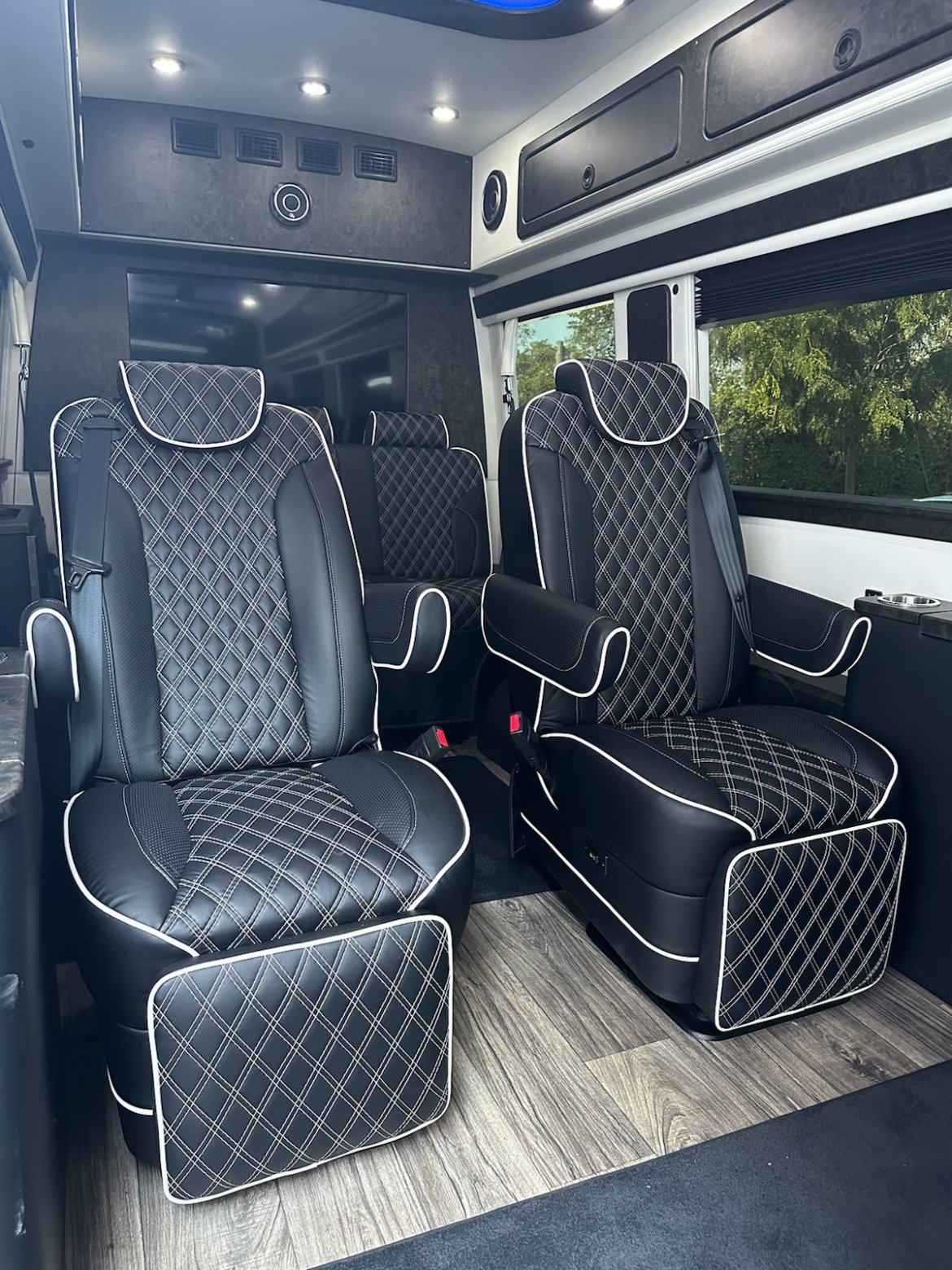 CEO SUV Mobile Office for Sale in North Central, IL - Photo 9
