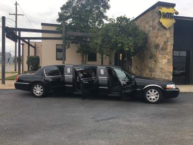 2007 Lincoln Town Car Limousine for Sale in Richmond, VA - Main Photo