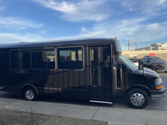 2008 Chevrolet Chevy 3500 Limo Bus for Sale in napa, CA - Main Photo