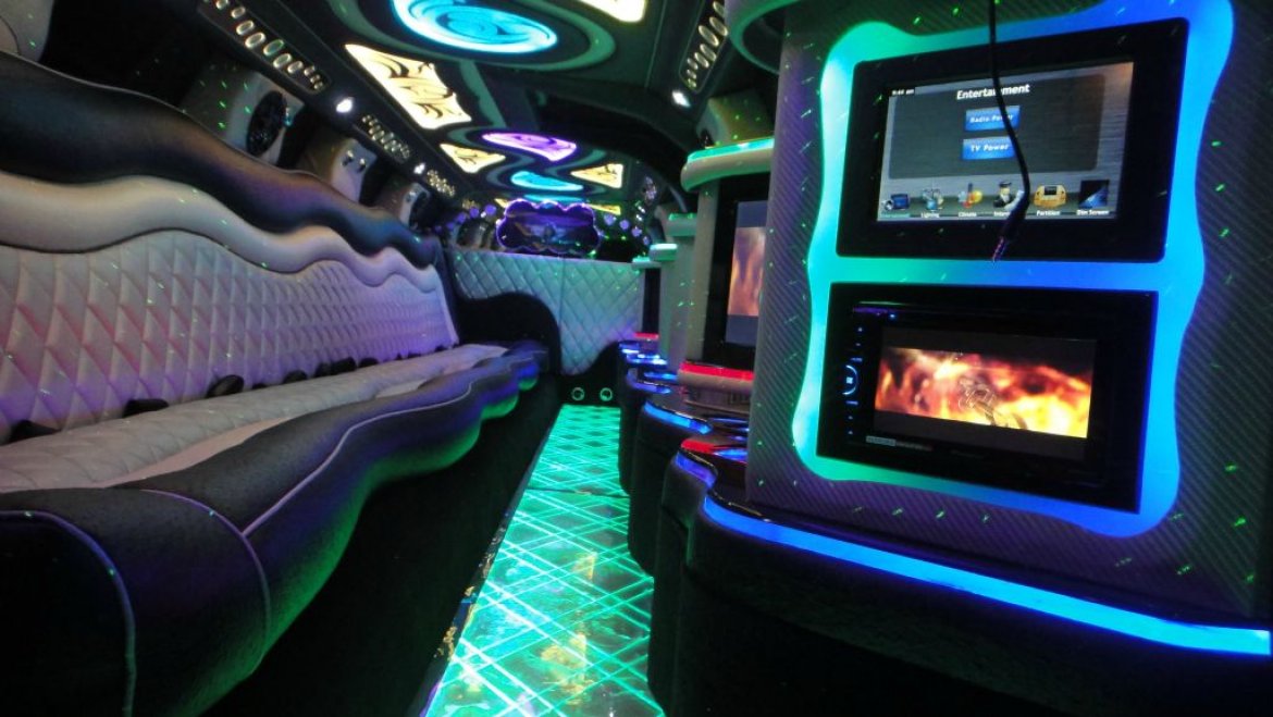 Photo of Limousine for sale: 2015 Chrysler 300 by TopLimo