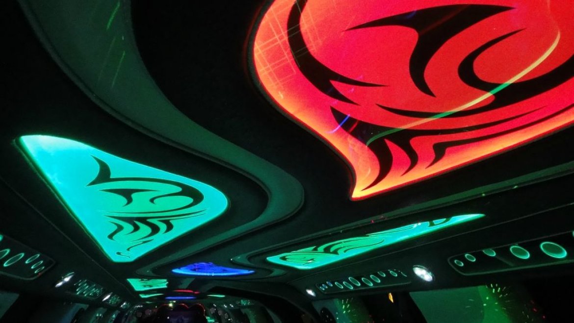 Photo of Limousine for sale: 2015 Chrysler 300 by TopLimo