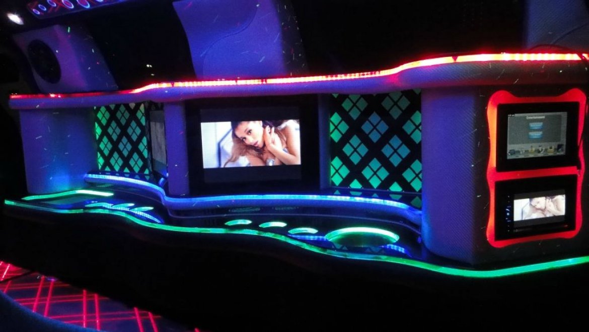 Photo of Limousine for sale: 2015 Chrysler 300 by TopLimo