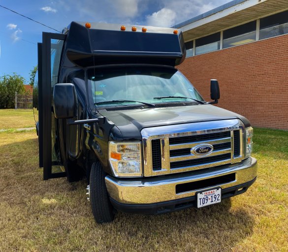 2010 Ford E450 Limo Bus for Sale in Dallas, TX - Photo 3