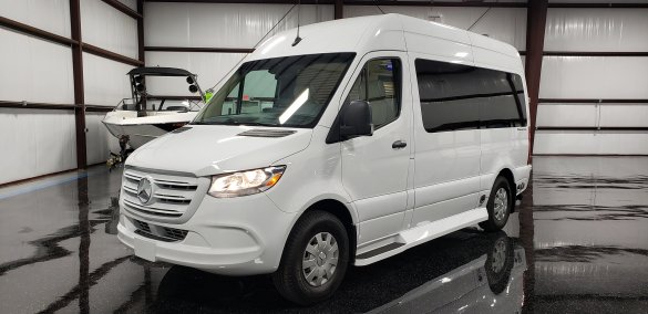 2022 Mercedes-Benz Sprinter 144" Daycruiser With Bath Sprinter for Sale in Houston, TX - Photo 3