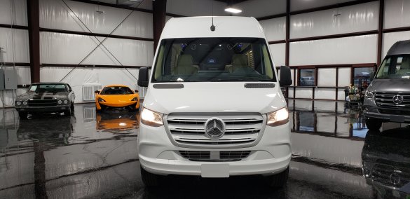 2022 Mercedes-Benz Sprinter 144" Daycruiser With Bath Sprinter for Sale in Houston, TX - Photo 2