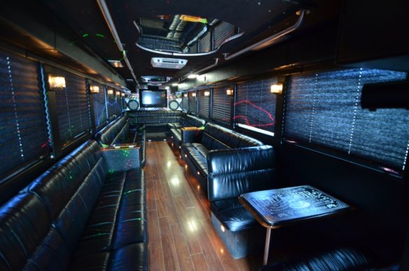 2004 Freightliner BUS Limo Bus for Sale in North East, PA - Photo 2