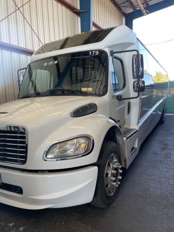 2014 Freightliner M2 Executive Shuttle for Sale in ANAHEIM, CA - Main Photo