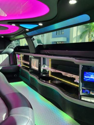 2013 Chrysler 300 Limousine for Sale in fontana, California, US - Photo 4