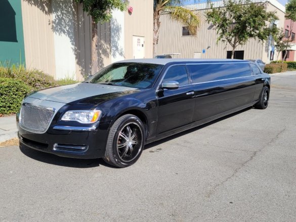 2013 Chrysler 300 Limousine for Sale in fontana, CA - Main Photo