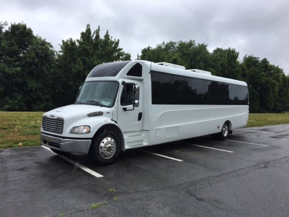 2017 Freightliner KLX40 Shuttle Bus for Sale in Capitol Heights, MD - Photo 3