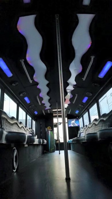 1992 MCI 102C3 Limo Bus for Sale in Miami, Florida, US - Photo 3