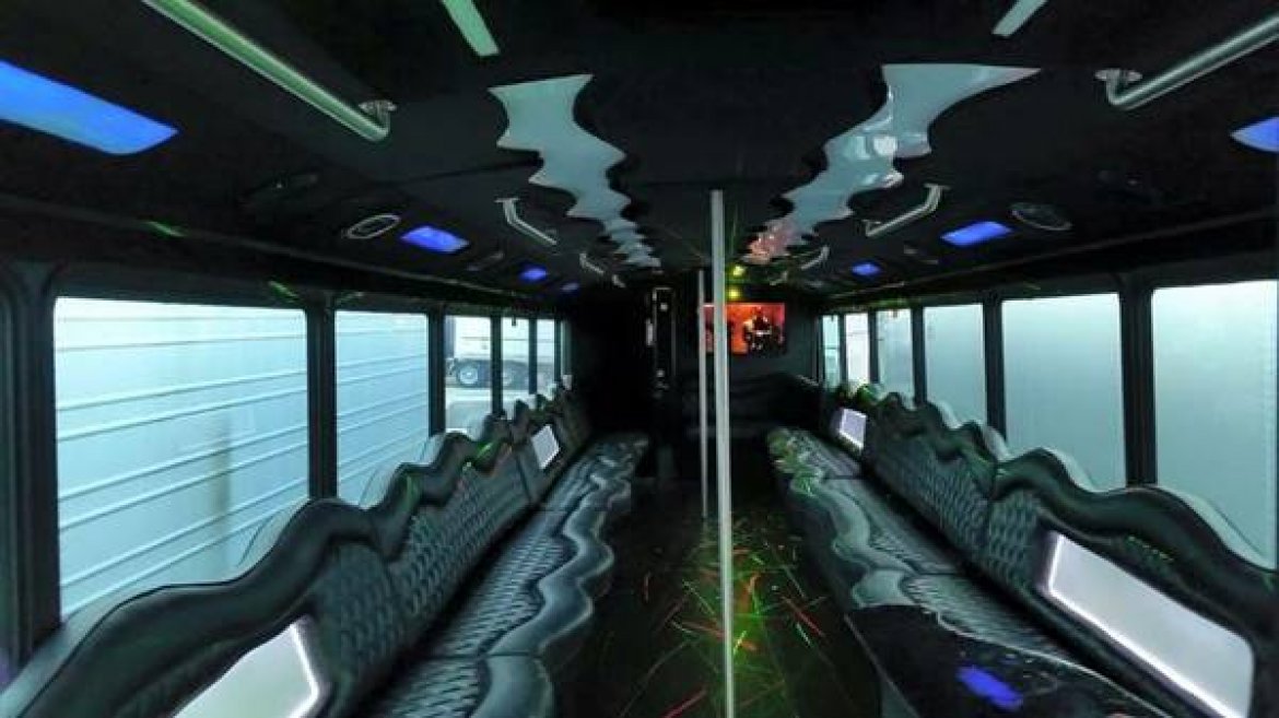 Photo of Limo Bus for sale: 1992 MCI 102C3 40&quot;